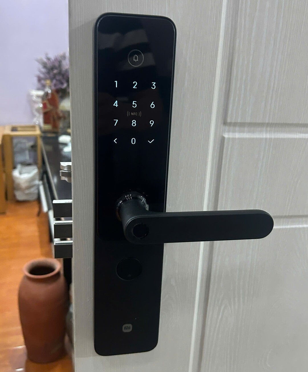Xiaomi Center cung cấp v&agrave; lắp đặt kh&oacute;a v&acirc;n tay Xiaomi ch&iacute;nh h&atilde;ng