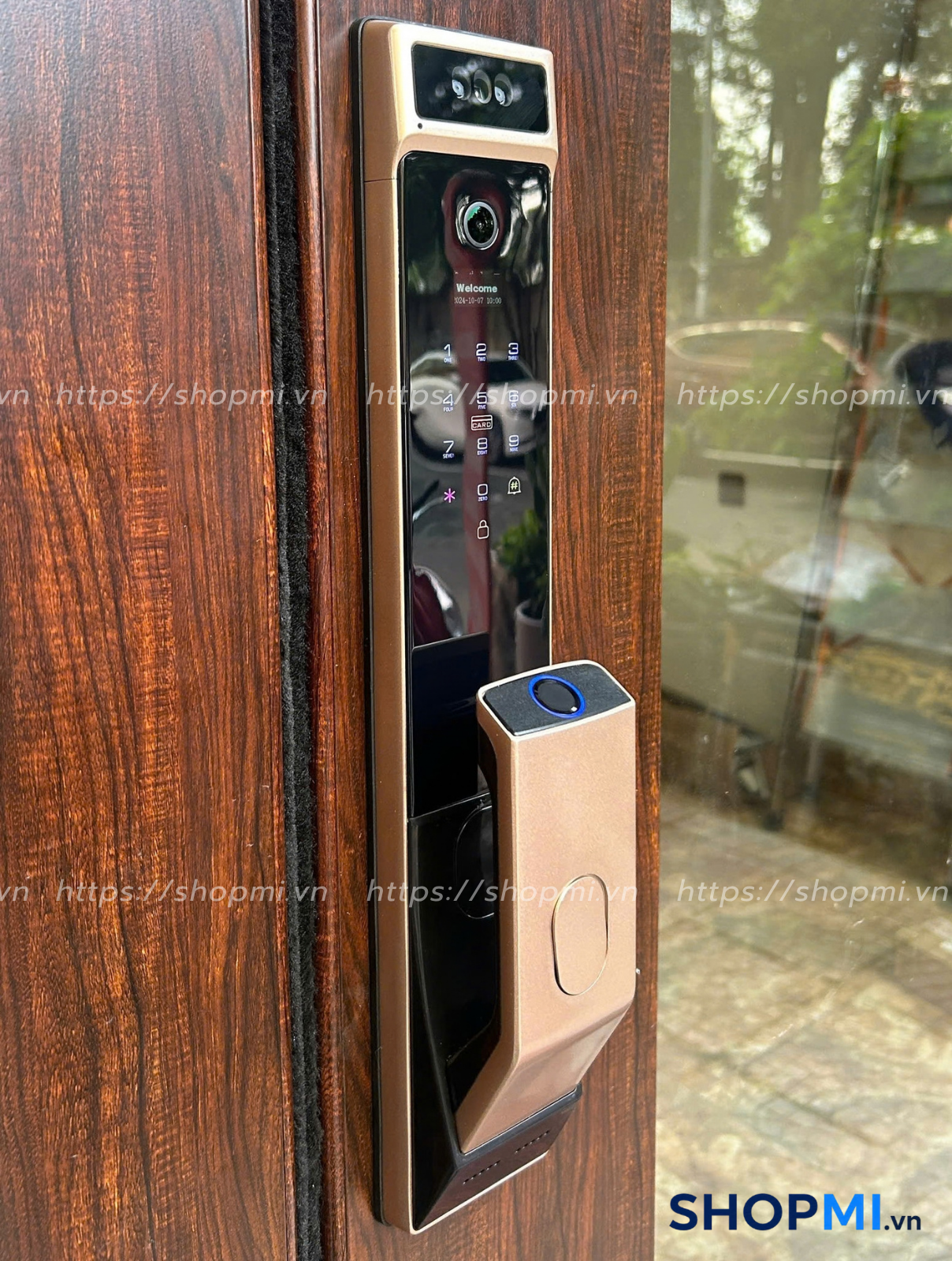 H&igrave;nh ảnh thực tế ShopMi lắp đặt kh&oacute;a cửa th&ocirc;ng minh t&iacute;ch hợp camera cho kh&aacute;ch h&agrave;ng