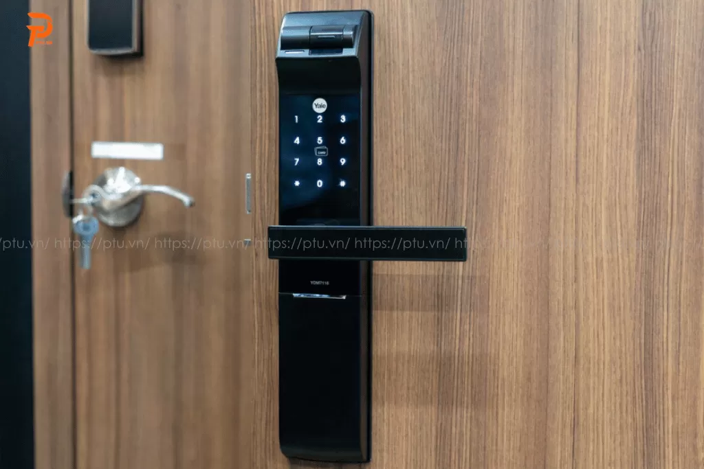 Khóa cửa vân tay