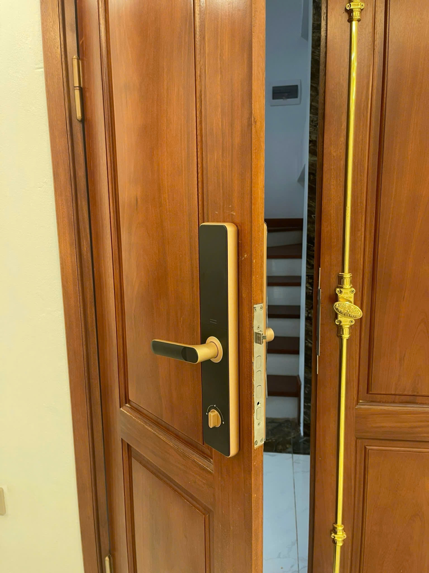 khóa cửa cao cấp