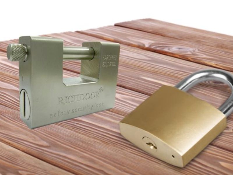 khóa cửa chống cắt