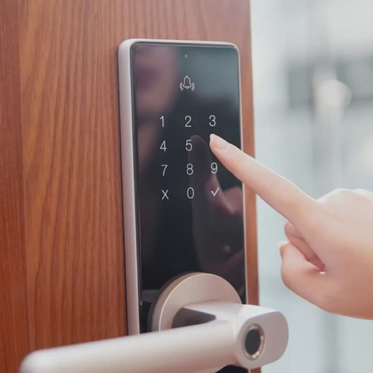 Cách đổi mật khẩu khóa cửa điện tử trong 1 phút – ai cũng làm được!